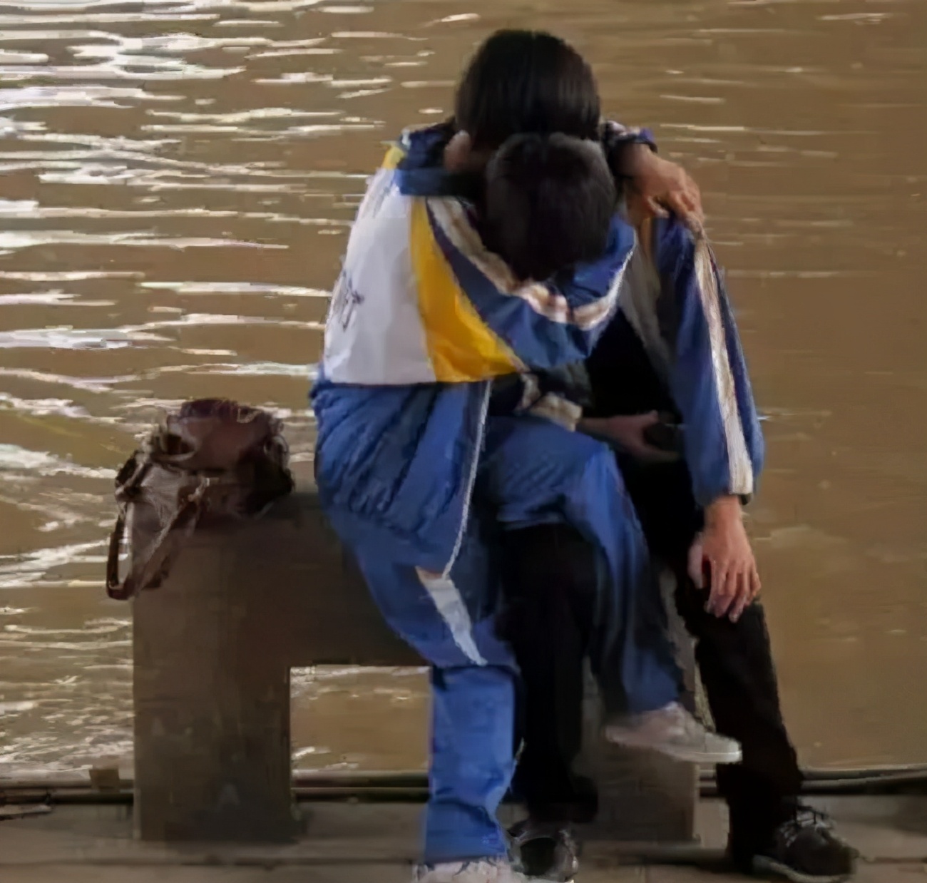 小学生建QQ群,聊天内容让人羞红脸,“无知”惹的祸父母要背锅