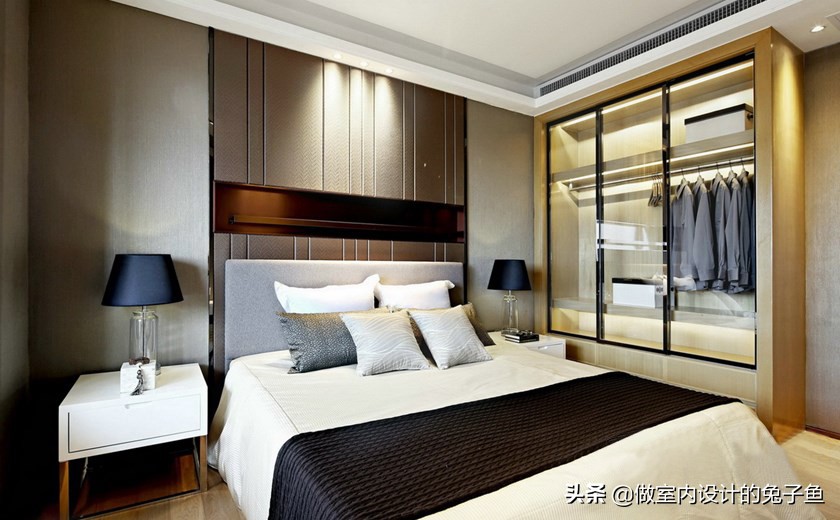 卧室衣柜和床正确摆放方法,卧室里的衣柜和床正确摆放位置