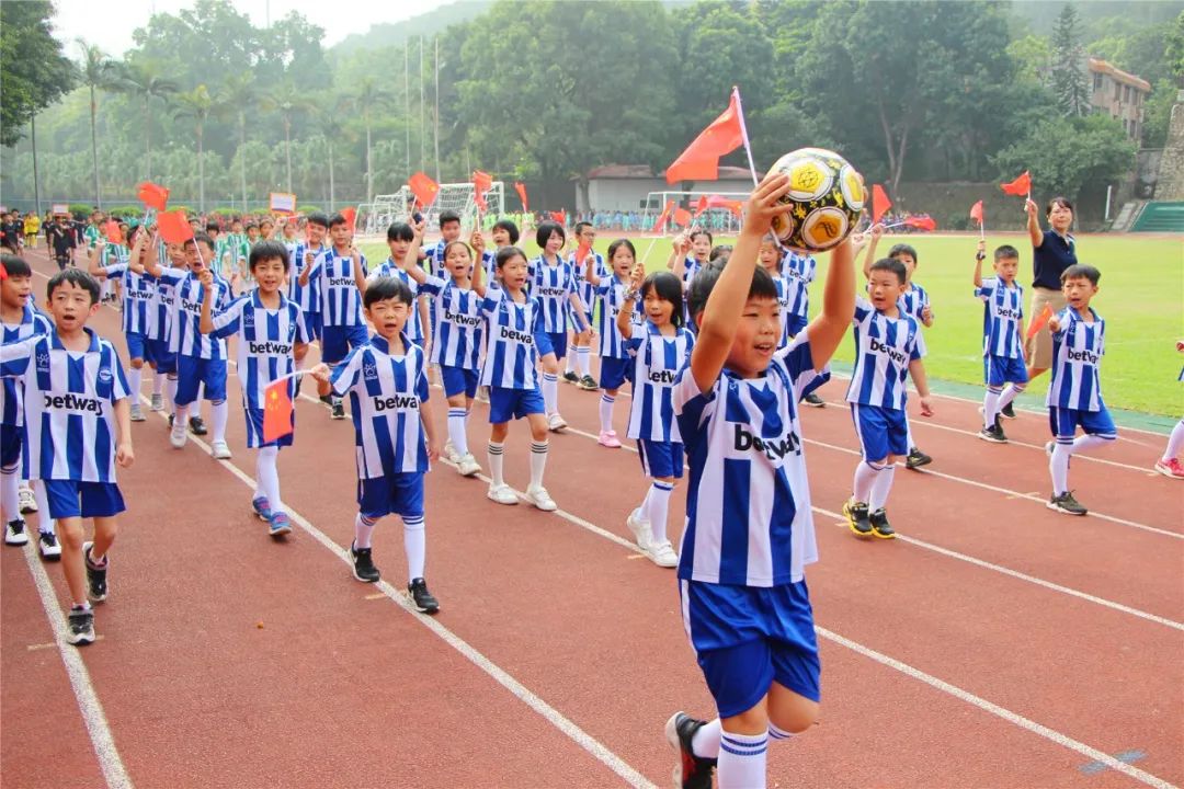 点燃绿茵烽火,绿茵逐梦小学生校园足球联赛