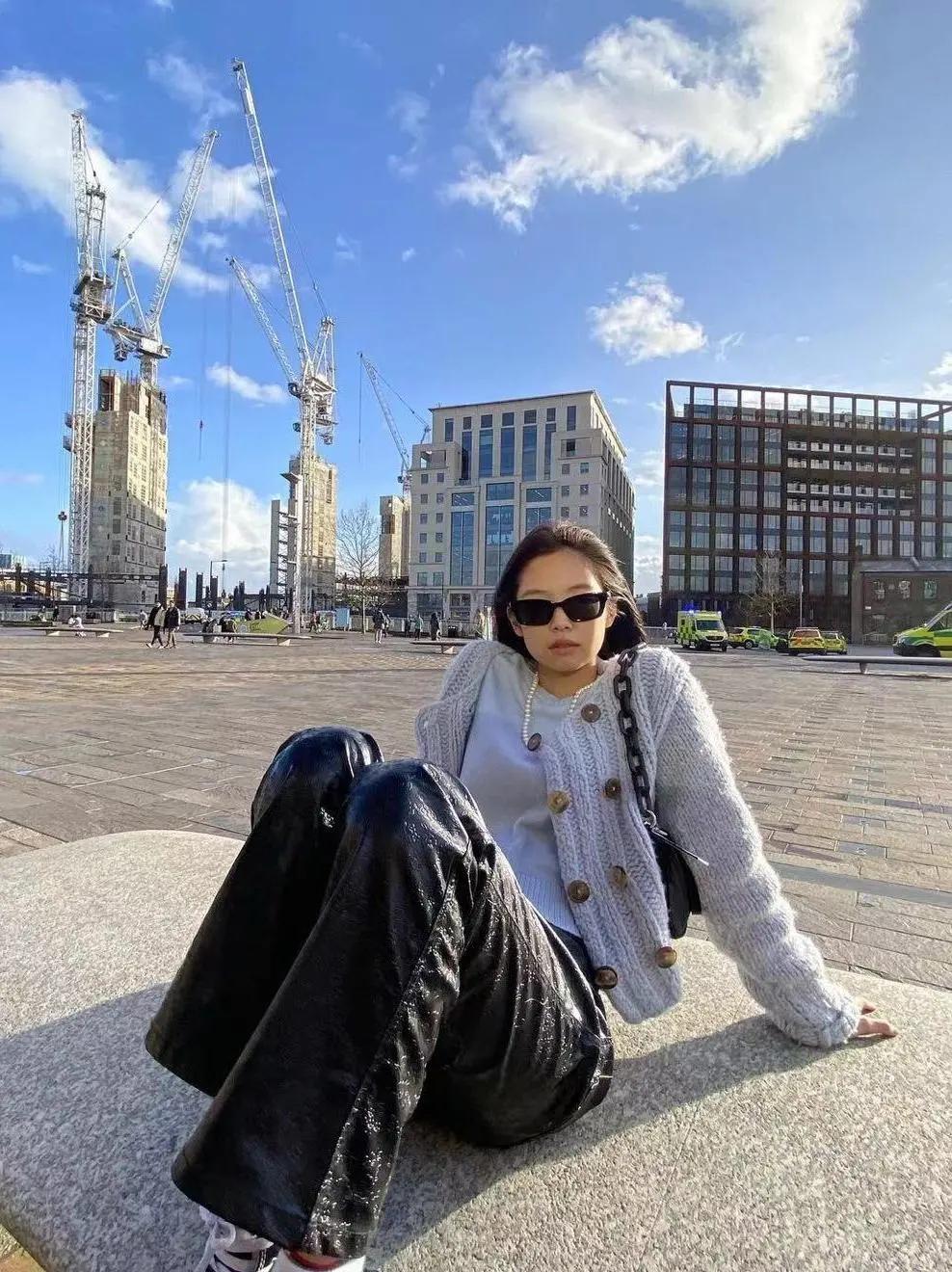 圆脸女生怎么选墨镜,圆脸女生如何选择大牌眼镜