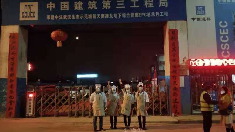 疫情当下奋斗的人,一场突如其来的疫情席卷了一座城