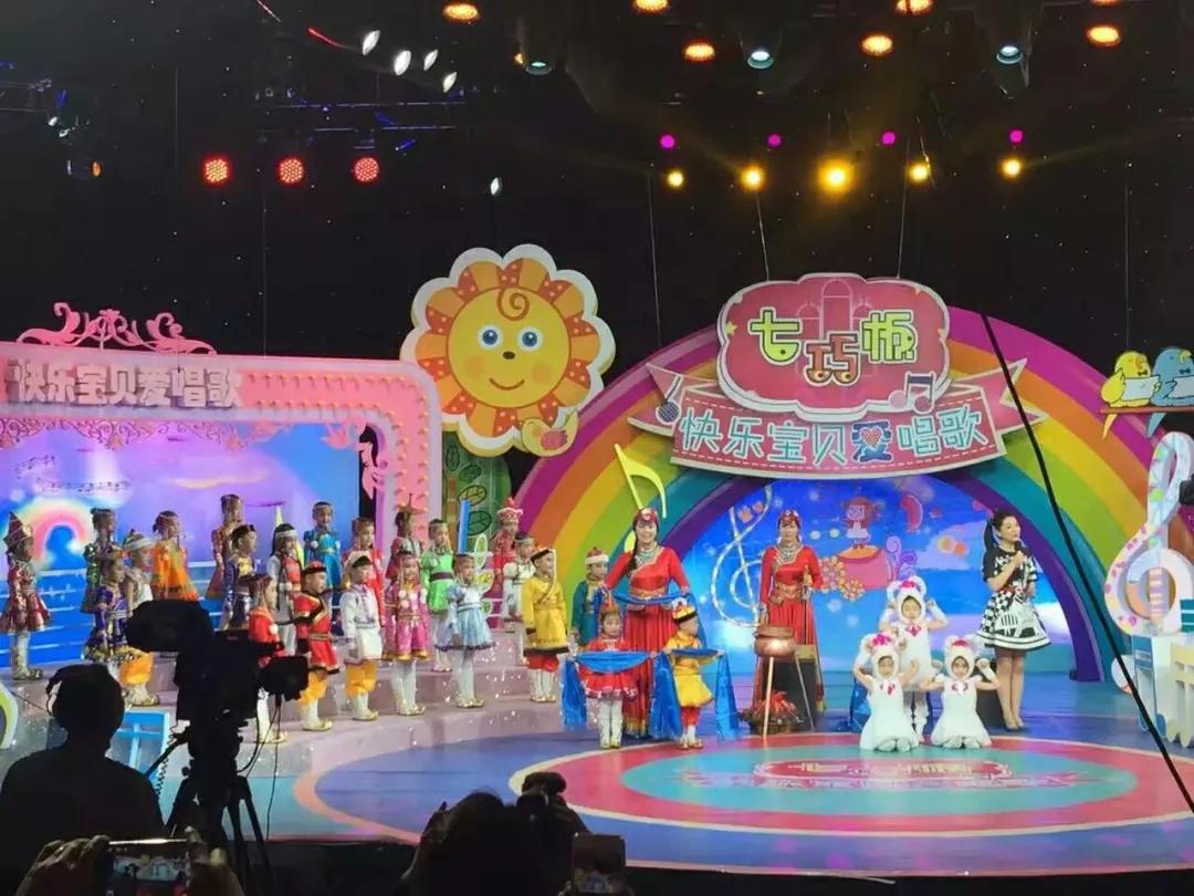 草原萌娃爱唱歌—科技少年宫朵丽雅幼儿合唱团《朵丽雅和小羊羔》