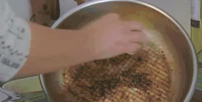 不锈钢锅生锈了怎么去除,不锈钢锅烧焦生锈了能补救吗