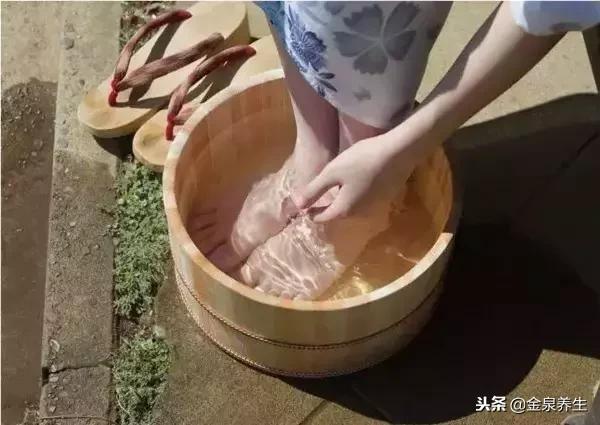 怎么除鞋臭最有效的方法,去除鞋臭味的小妙招