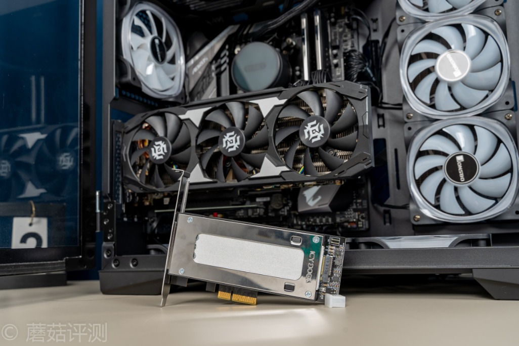 极速插拔，解锁更多使用姿势、ICYDock硬盘抽取盒PCI转M2评测