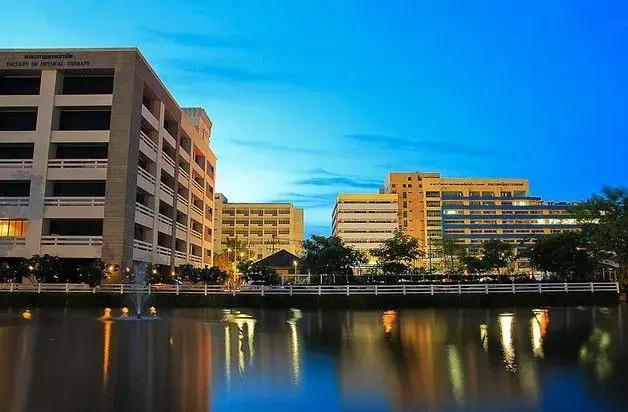 在国外留学最心酸的时间,在国外小城市留学什么感受