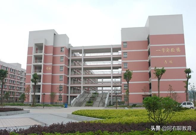 低调、有内涵的中医药大学，未来前景不错，就怕学生不敢报考！