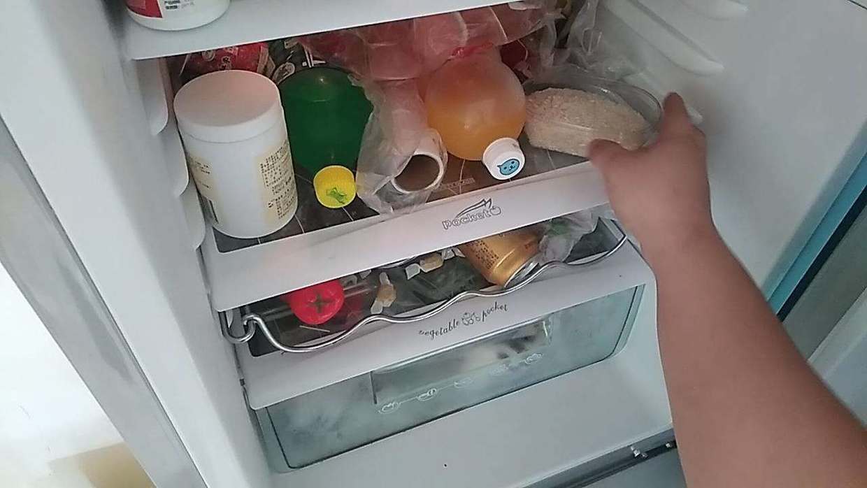 教你一招轻松解决冰箱异味,冰箱怎么去味去细菌