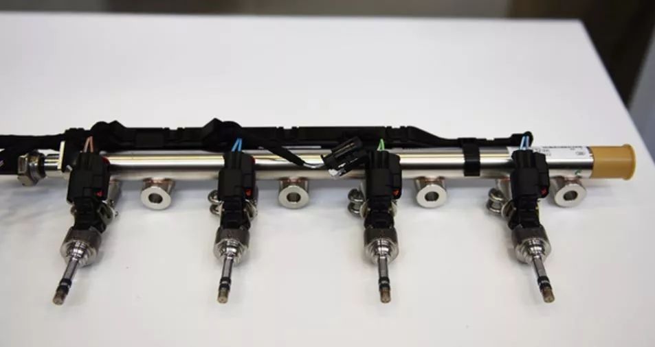 发动机也可以“变魔术”？看凯迪拉克怎么诠释“兼得”的魅力