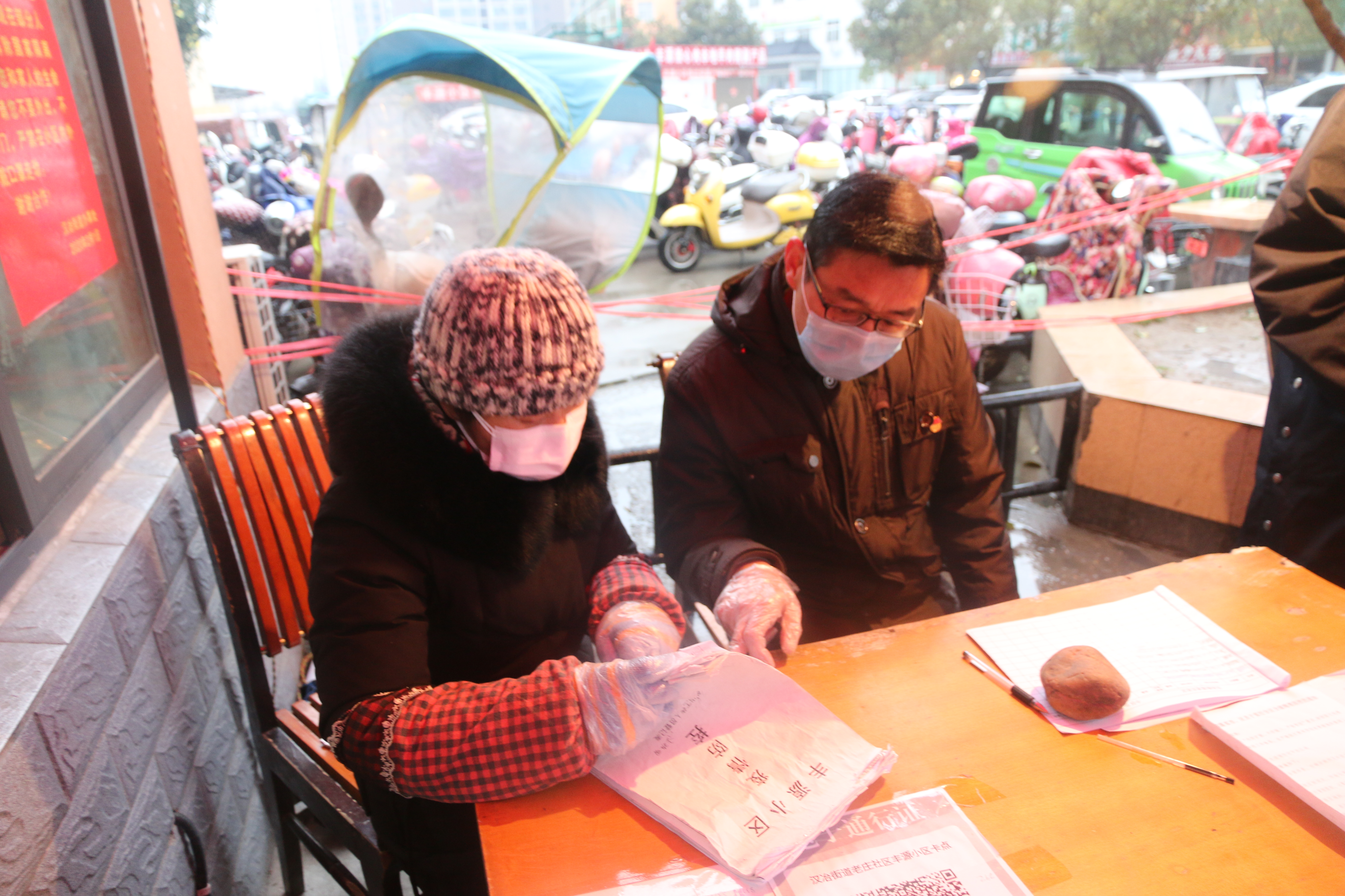 疫情社区守护者,坚守疫线当好社区居民贴心人