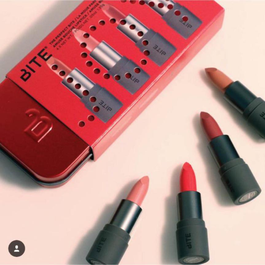 推荐一款不掉色又平价的口红,比较平价且好用的口红