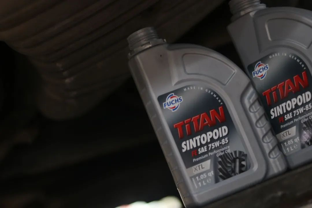 奔驰w221升级新款w222s450外观,老款奔驰w211e260翻新整备