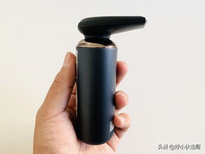 脖子和下巴上的胡子有必要刮吗,下巴的胡子怎么用手动剃须刀刮