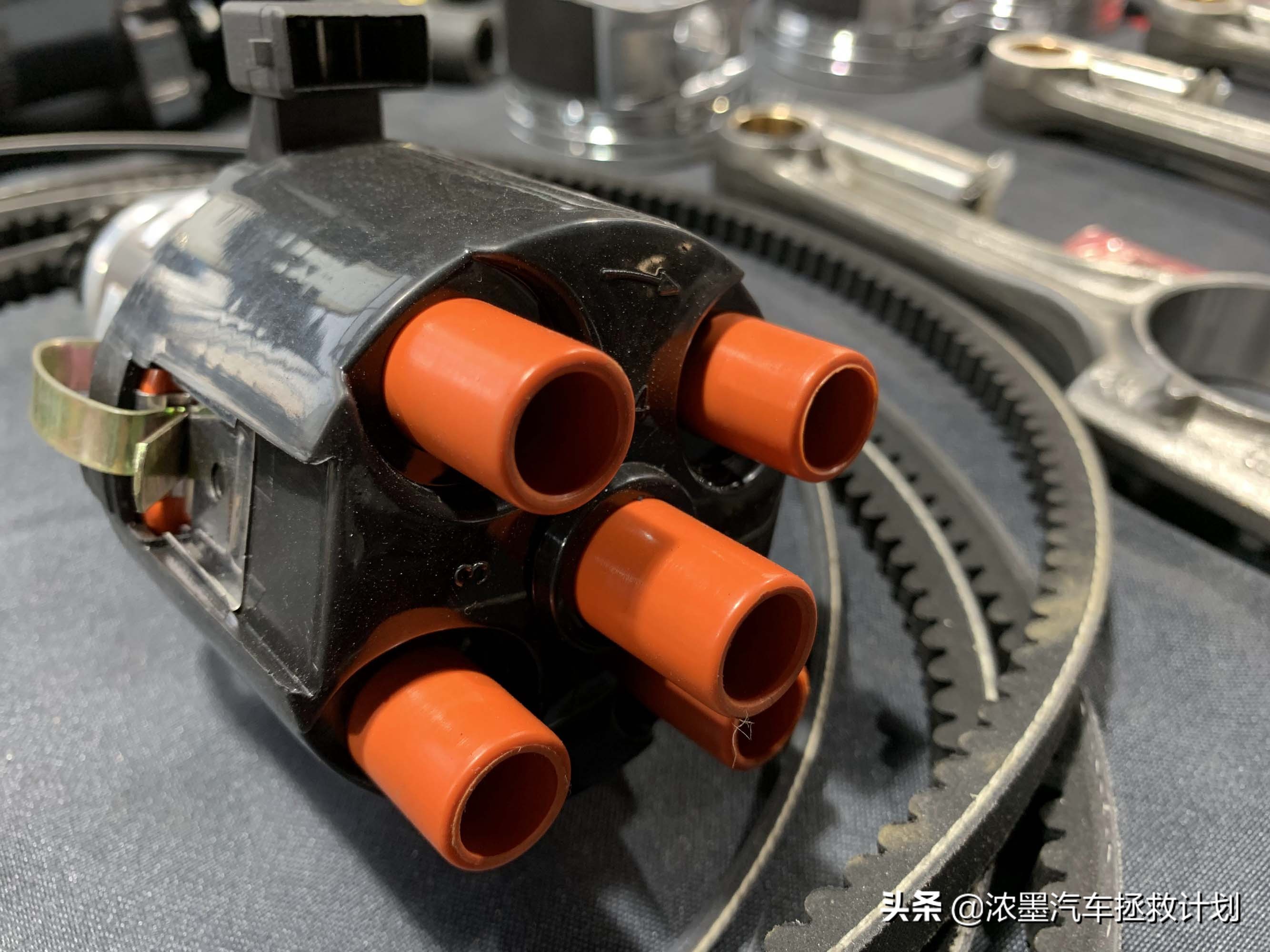 「妙手生花」重建一台战损级桑塔纳，带给它历经千般后的华丽重生