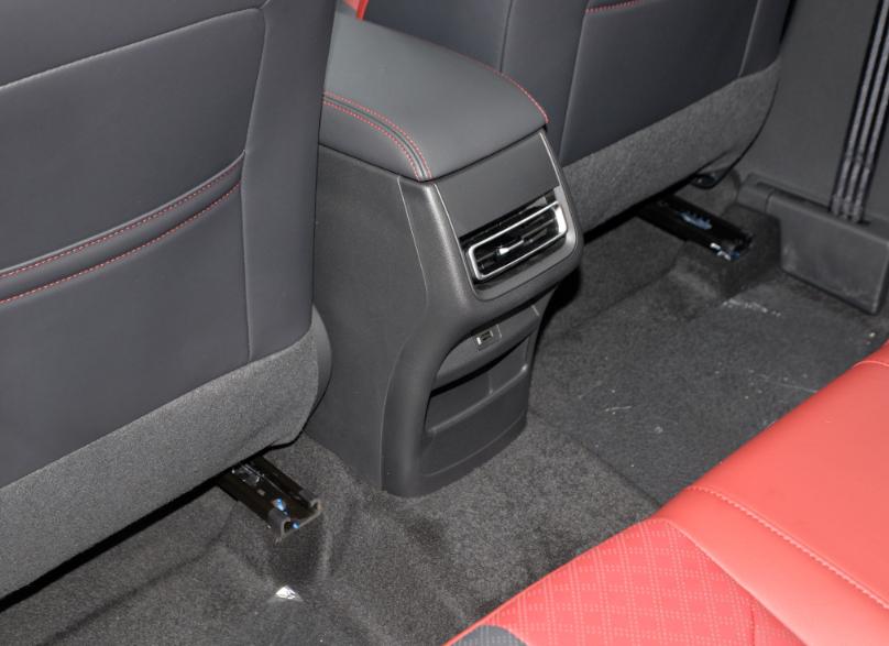 动力好省油耐用操控好的家用车suv,最省油的紧凑级家用轿车试驾