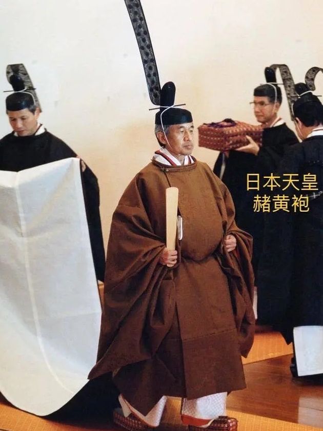 丁真的腰带为什么系在屁股上