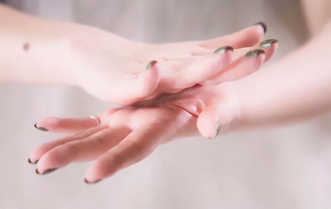 解决眼部皱纹最快的方法,解决眼部皱纹最好的方法