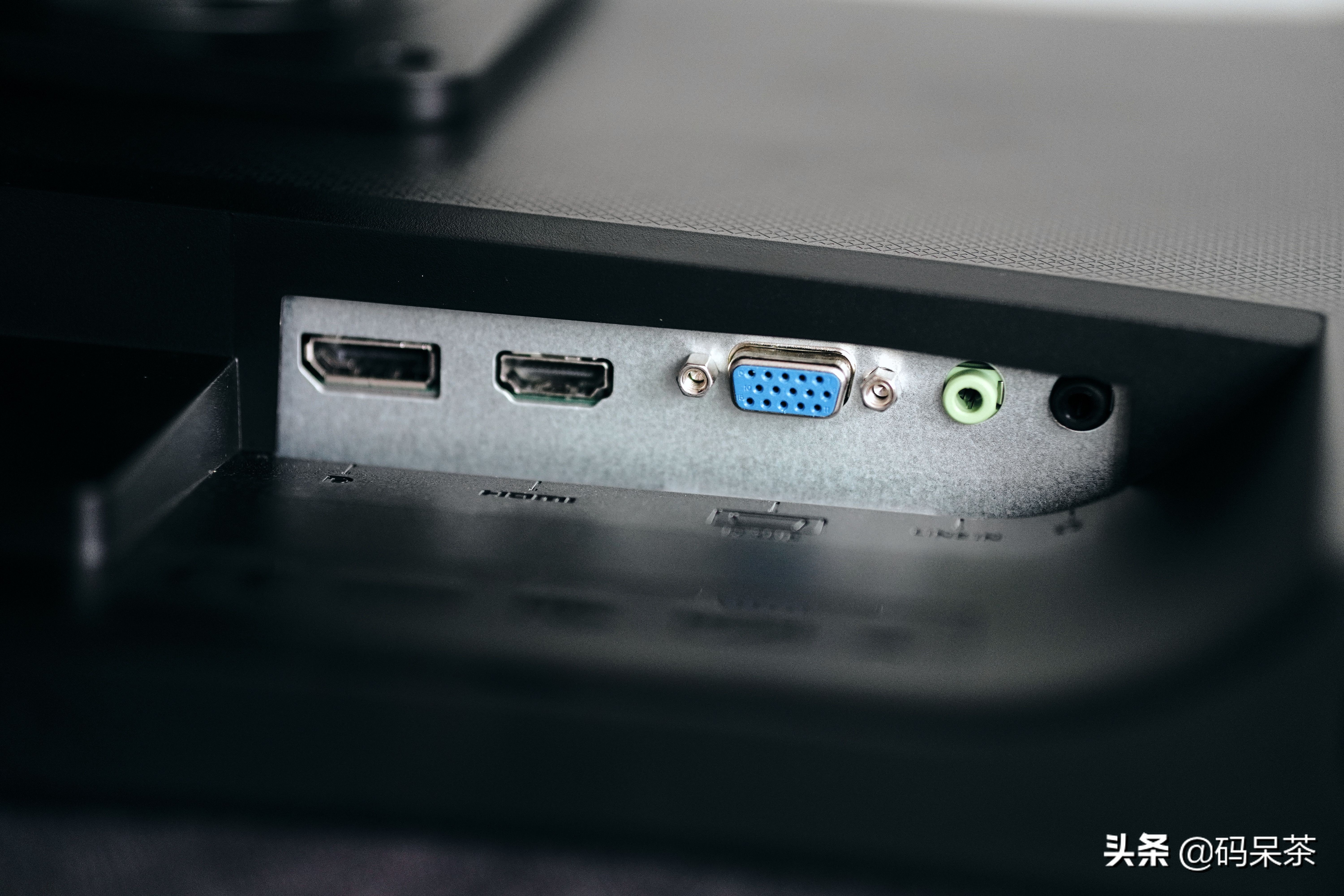 W10笔记本电脑外接显示器怎么设置,笔记本外接显示器桌面布置方案