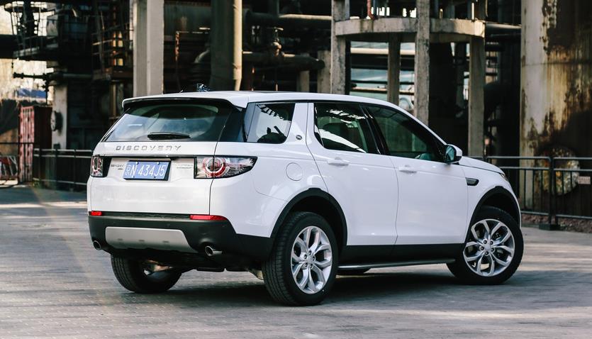 路虎卫士110对比普拉多4000,路虎发现四柴油版对比丰田普拉多