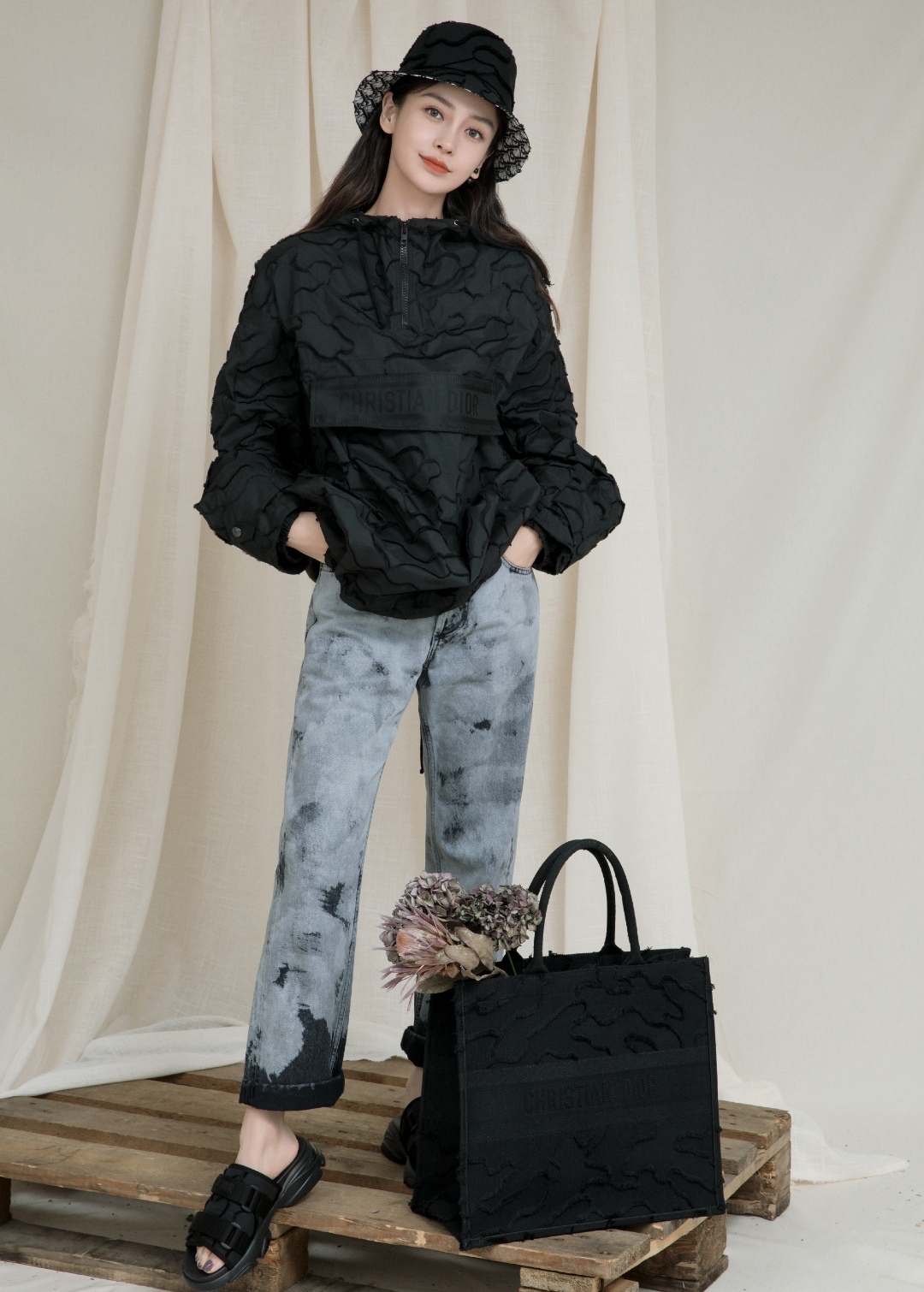 baby穿的超显腿长,baby短裙露脐装