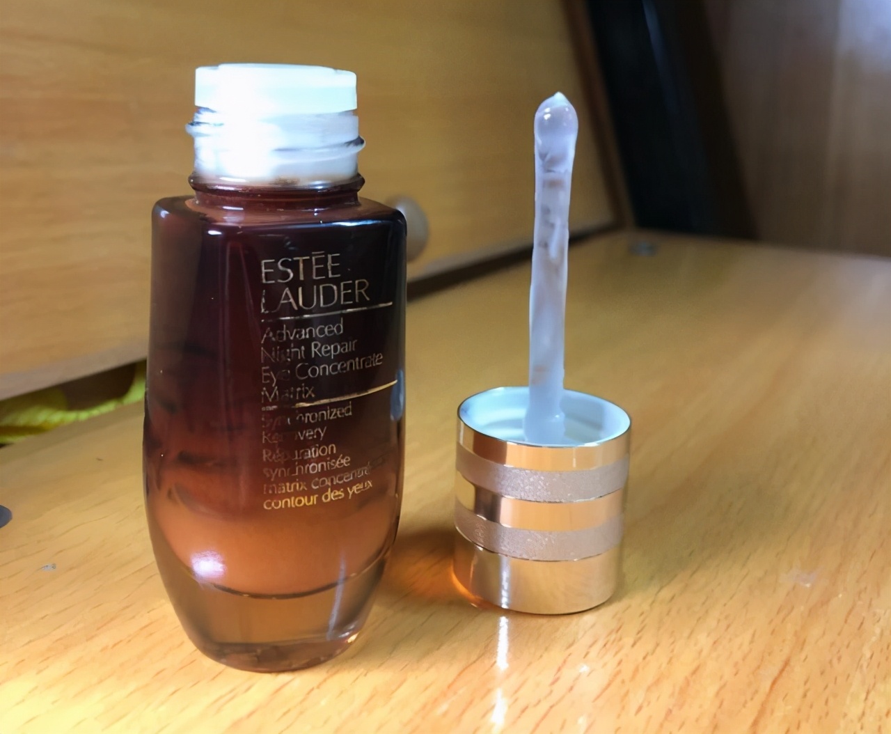 眼部精华和眼霜有什么区别和功效,推荐好用的眼霜精华有哪些