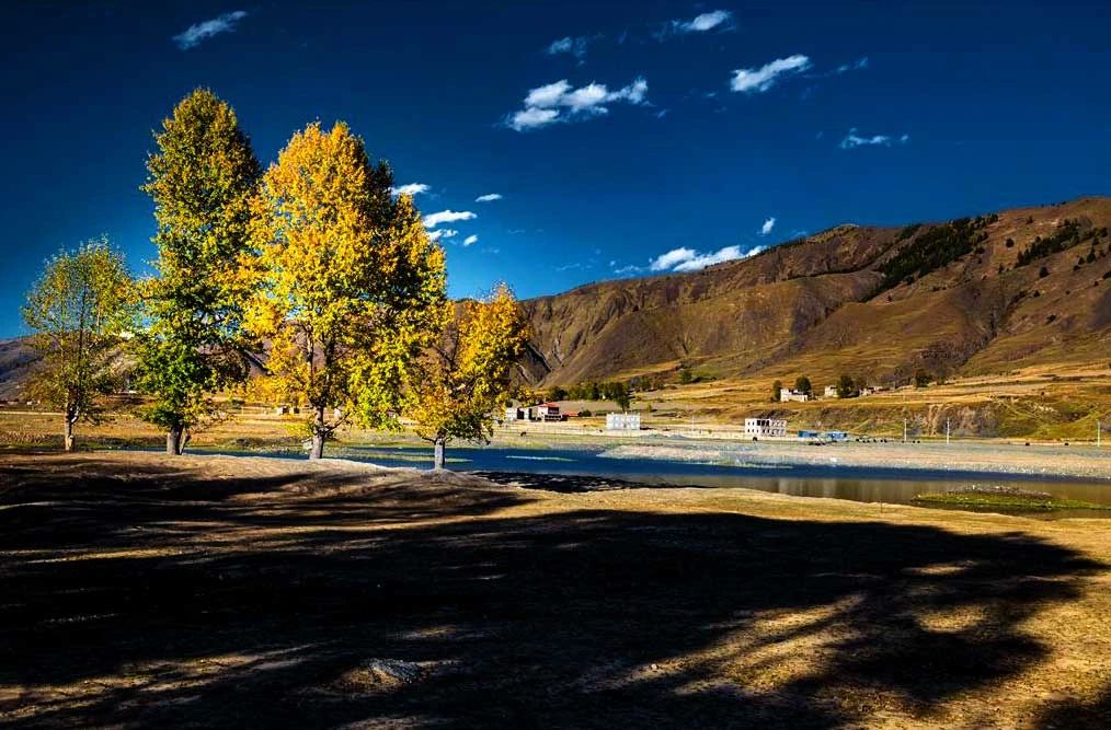 甘孜稻城亚丁景区圣水门优惠,甘孜免门票景点到什么时候
