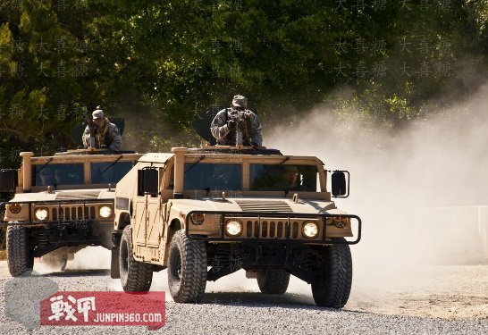 空军宪兵第四部分：安全部队制服配饰中的特色元素