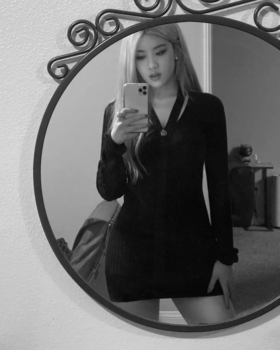 lisa和rosie秀恩爱,lisa与rosa在直播间接吻