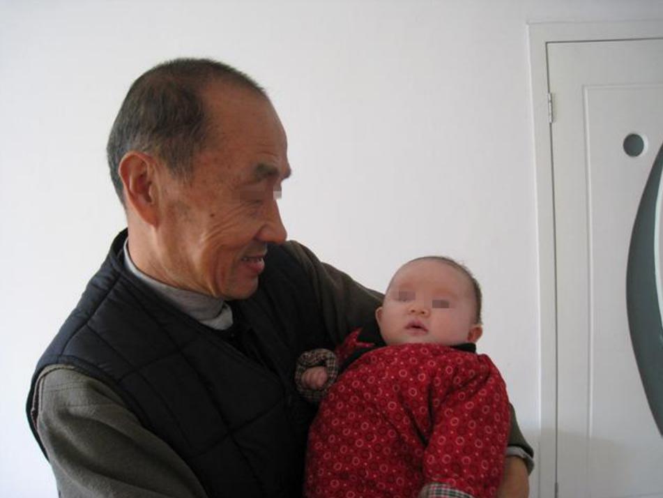 爷爷给孙子取名“吴籁”，阴差阳错将名字打错，妈妈大喜：不改了