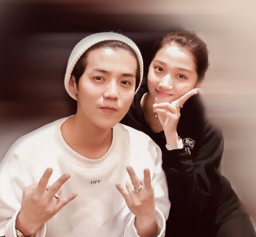 鹿晗关晓彤私下被拍甜蜜日常,鹿晗关晓彤私下甜蜜日常鹿晗吃醋