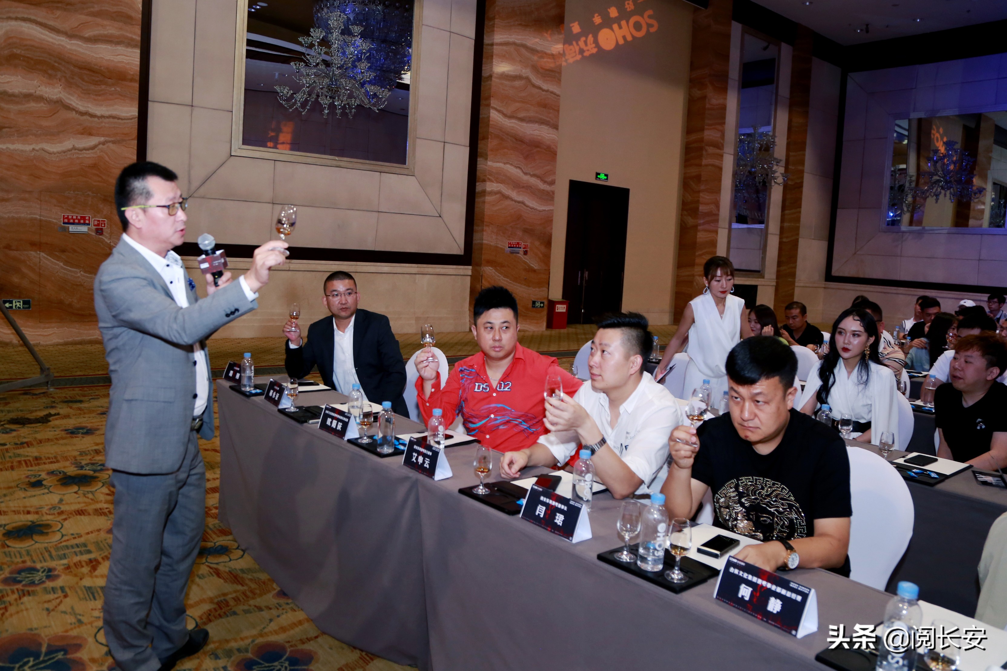 西安苏荷酒吧,苏荷酒吧deephouse暖场重低音串烧