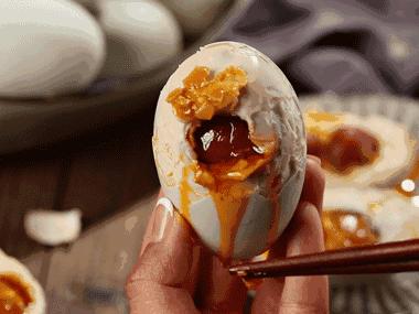 熟鸡蛋鸭蛋鹌鹑蛋哪些地方不一样,鸡蛋鸭蛋鹅蛋鹌鹑蛋哪个最有营养