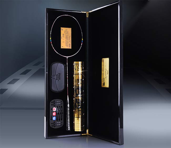 最近我真是膨胀了，竟然在看29999元一把的球拍