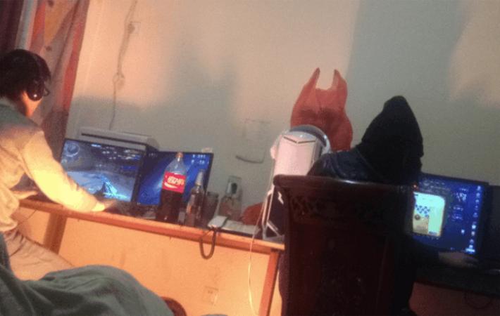 三个小伙合伙,三个小伙出租屋通宵玩电脑