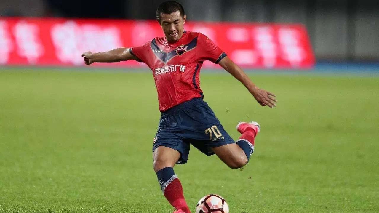 前国脚被媒体人抨击,25岁前国脚再现超业余传球