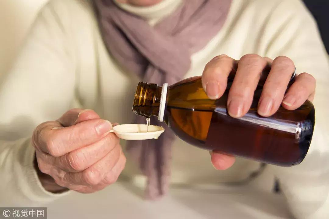 一直咳嗽按摩哪一个穴位会缓解,咳嗽按哪个穴位可以缓解咳嗽