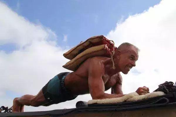 9小时30分钟平板支撑世界纪录,平板支撑吉尼斯世界纪录保持者