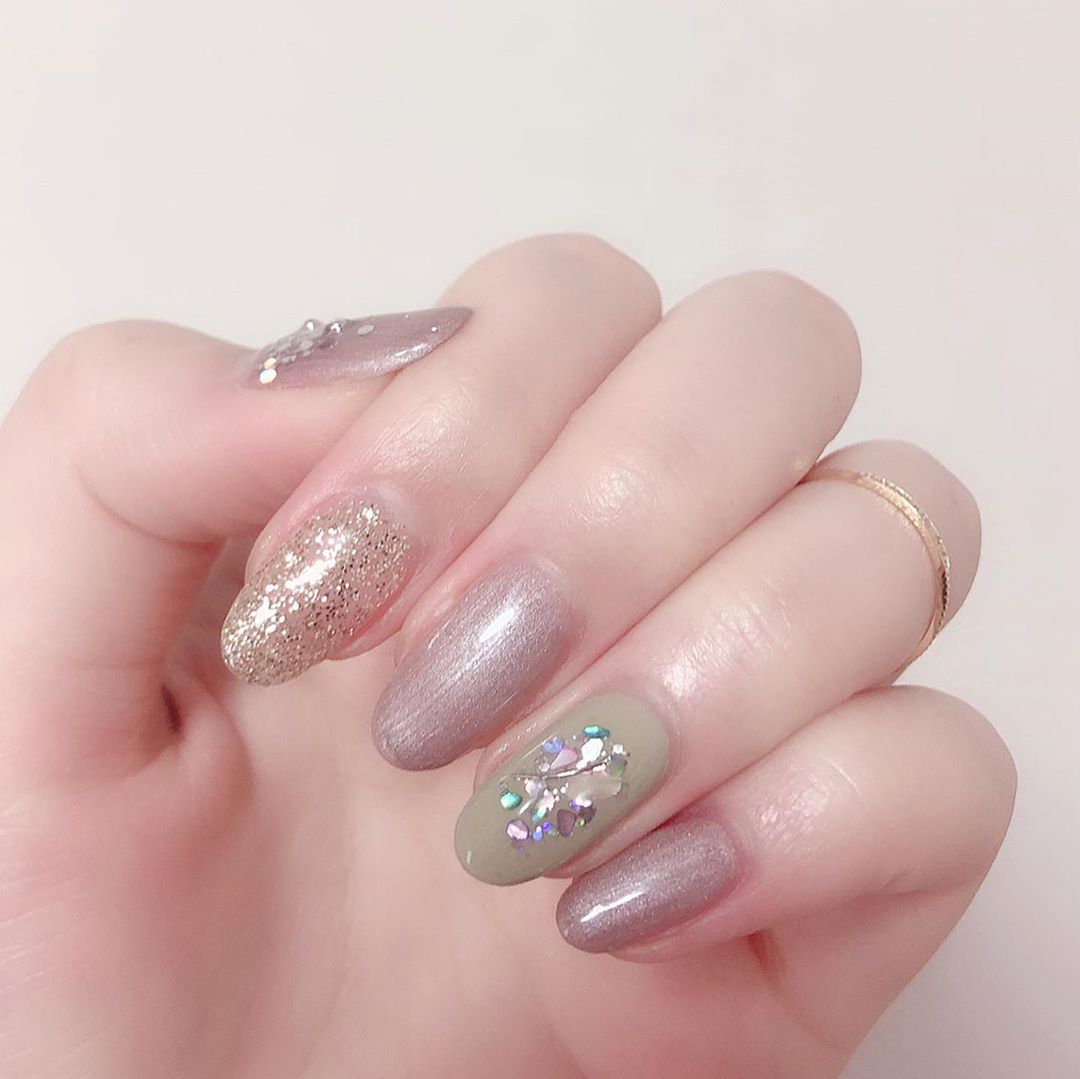 晶石猫眼美甲月牙光,绝美猫眼石美甲