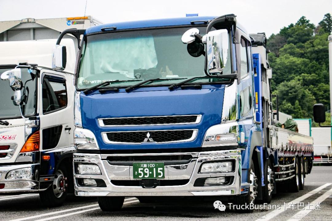 日本高速公路服务区随拍！卡车居然都这么帅