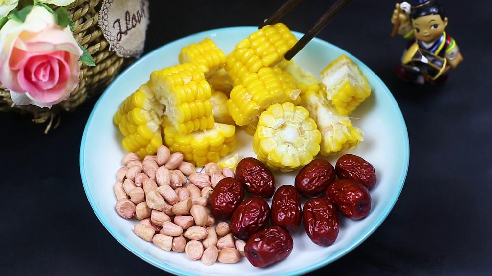 炖煮排骨汤需要什么调料,煨排骨汤什么时候放盐肉容易烂