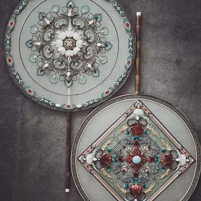 当一个程序员迷上了刺绣，就算手骨折了也无法阻止她……