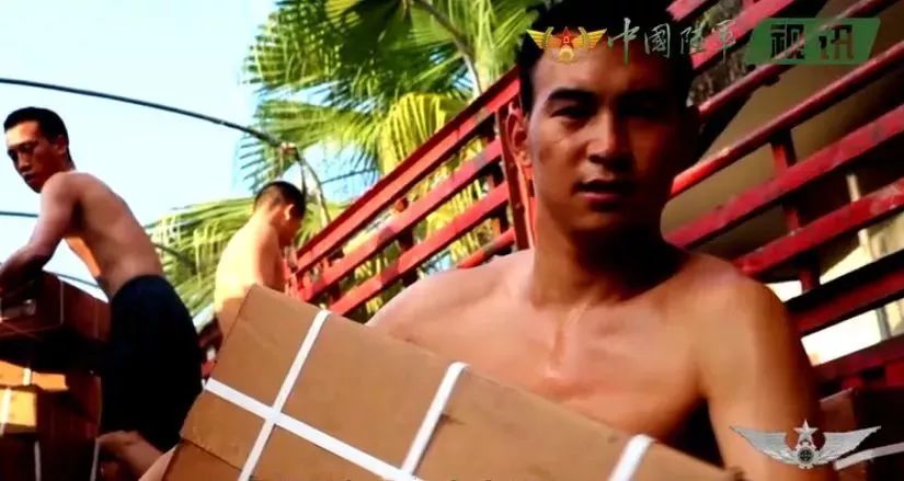 军礼的震撼瞬间,最动容的军礼