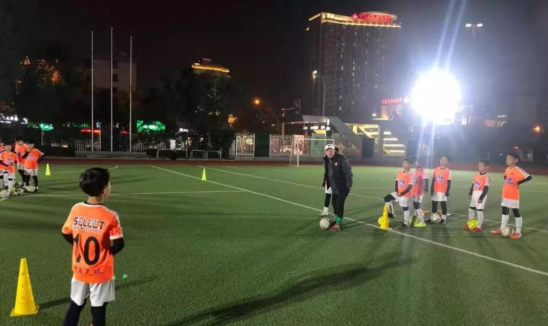 中国足球青训教父级人物,青岛国脚李霄鹏