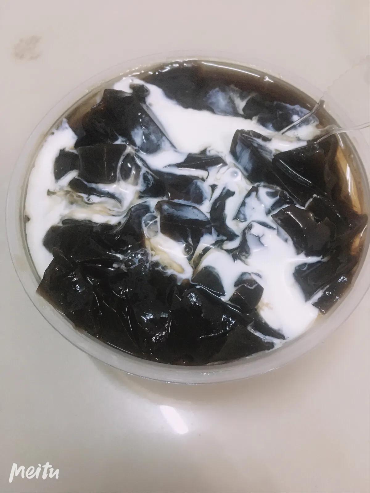 炎炎夏日来一份龟苓膏,减肥期间龟苓膏推荐