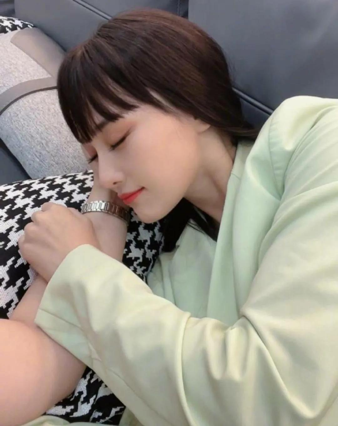 黑料铺天盖地,黑料满天飞娱乐圈