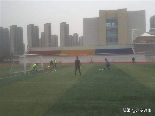 热烈祝贺六安市清水河学校足球代表队代表金安区在全市中小学足球联赛中夺得冠军