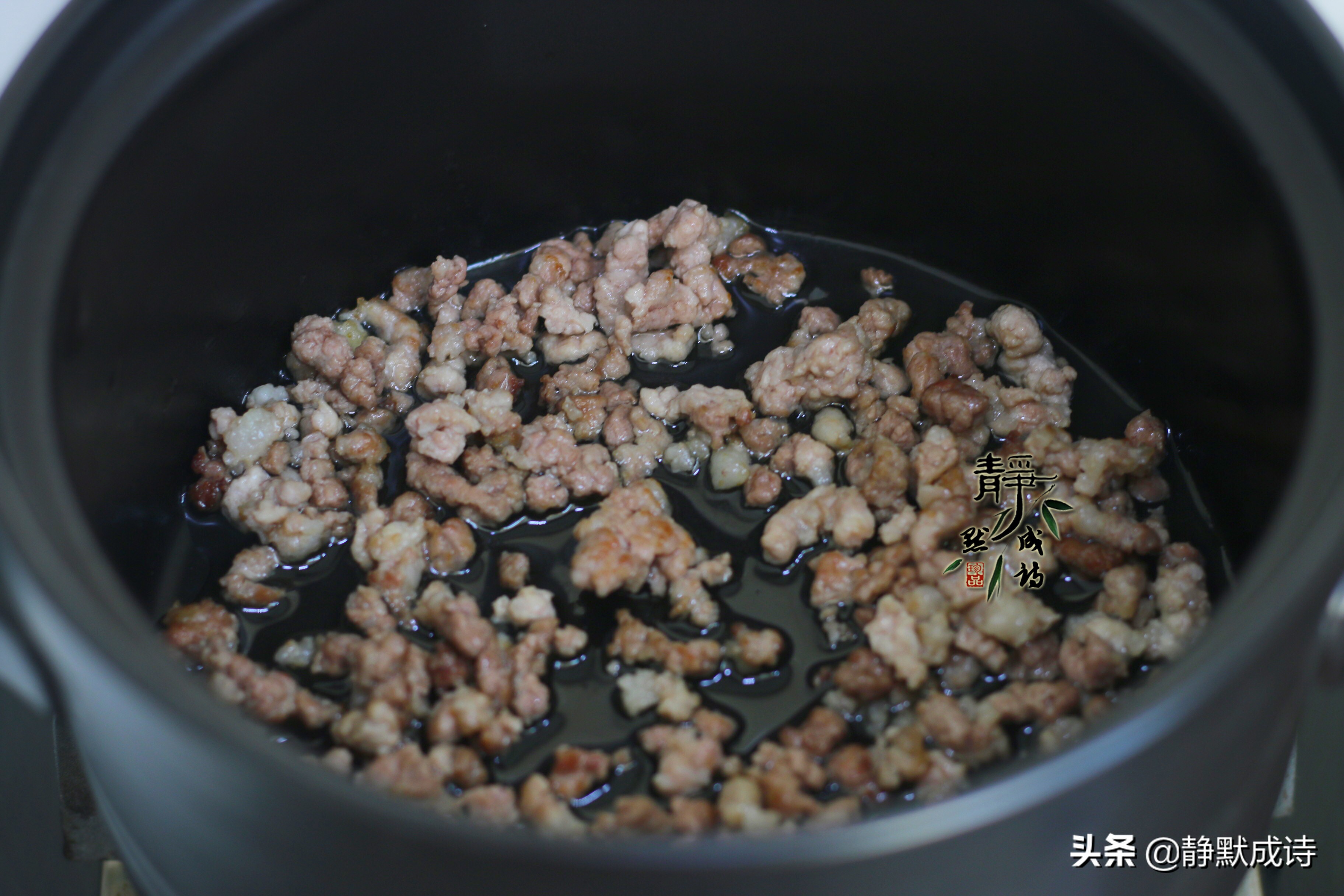 绿叶菜炖久了会不会变黄,为什么绿叶菜煮了变黄