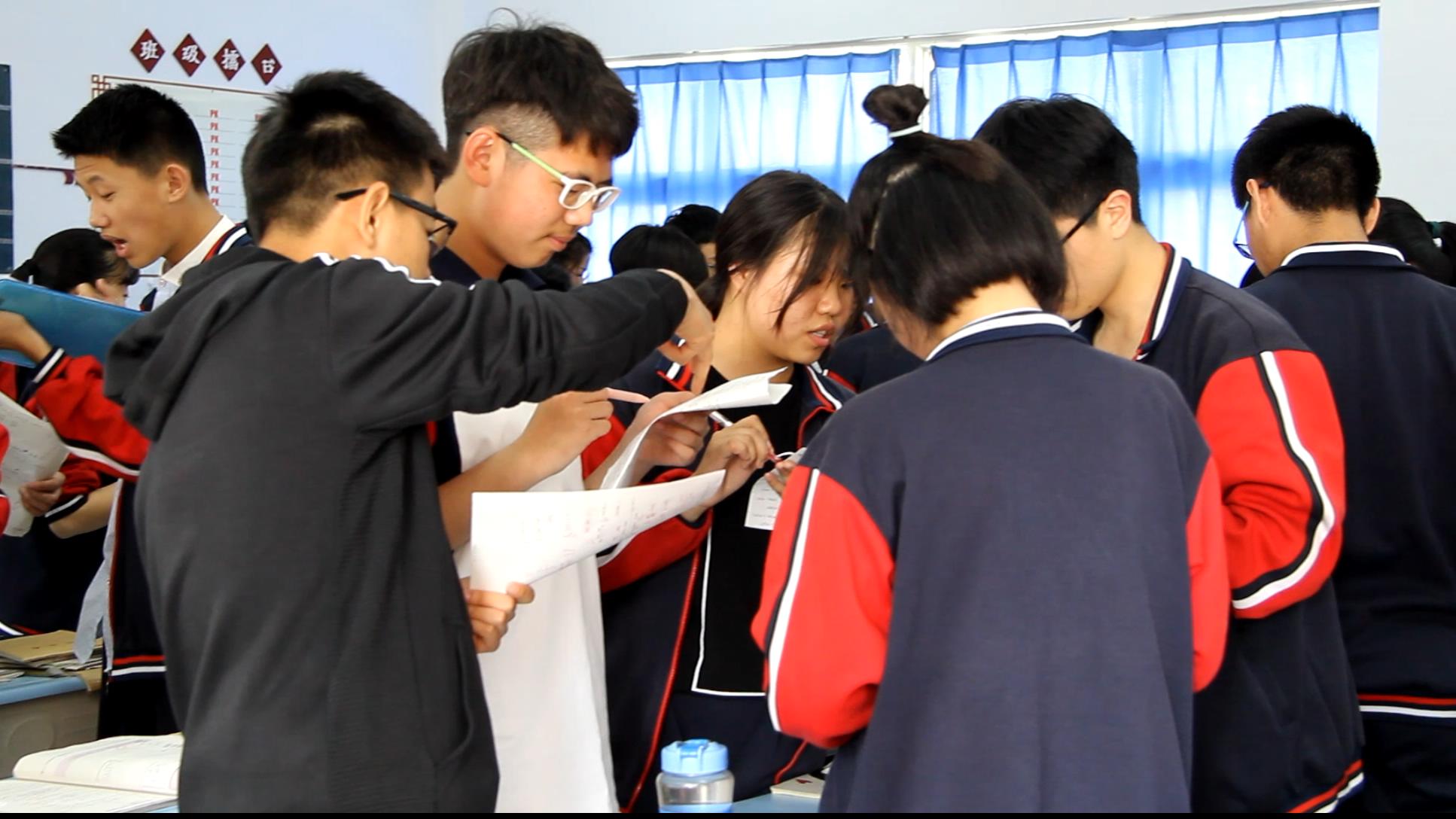 “激情二高”:一路发展一路歌