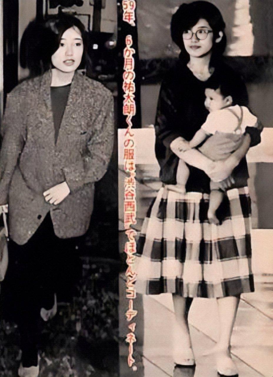 山口百惠当年的穿搭有多受欢迎,山口百惠年轻时微笑图片