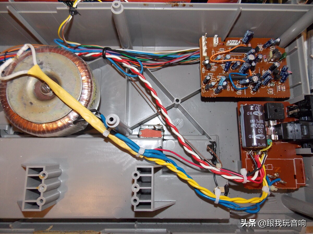 爱华cs-75x录音机,爱华808收音机是哪里产的